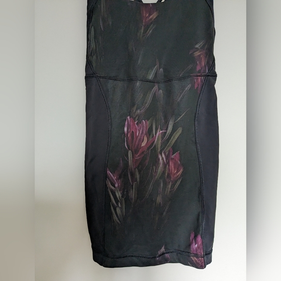 Lululemon Floral Sports Tank Size 6 - Picture 3 of 4